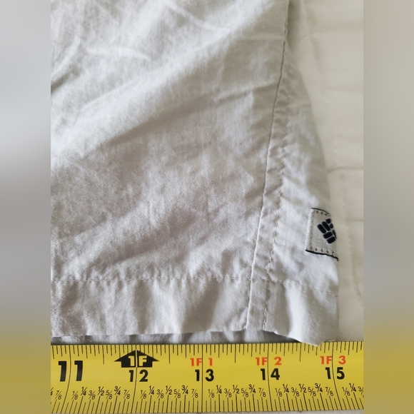 Columbia Sportswear Women's Shorts.  Size L - Picture 7 of 9